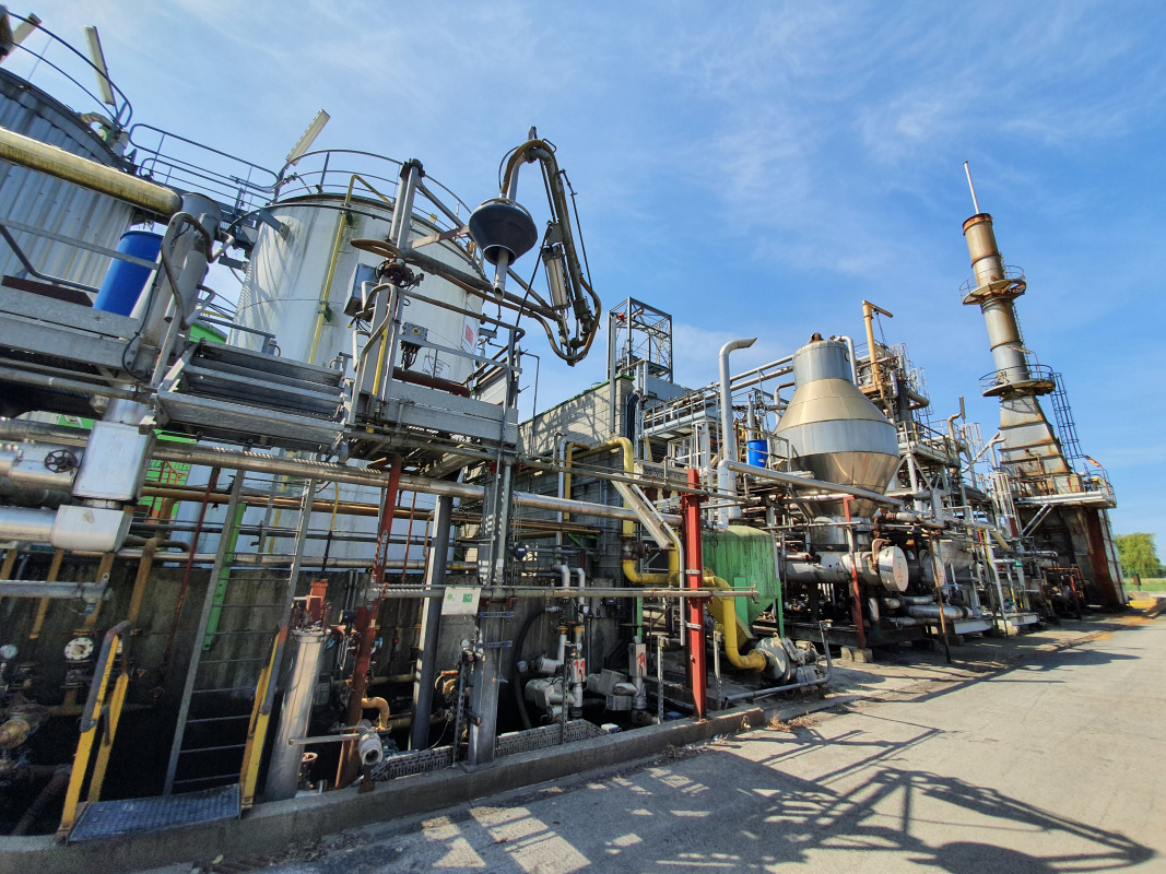 canada-waste-oil-refinery-08 canada-waste-oil-refinery-08