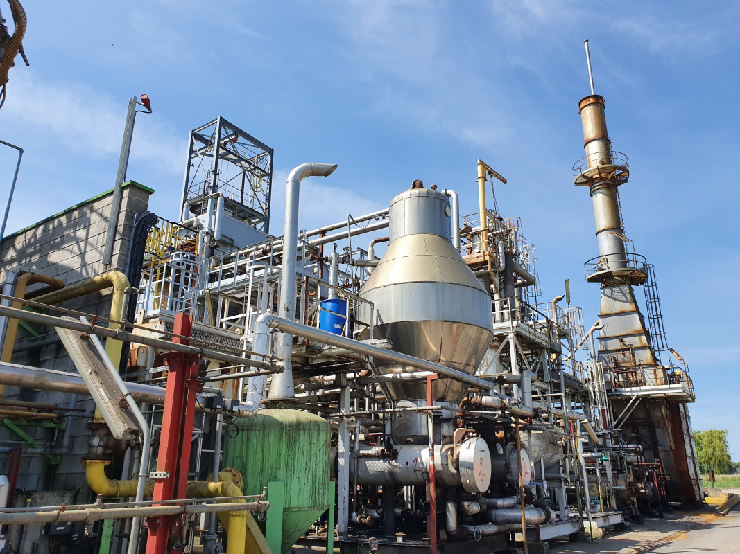 canada-waste-oil-refinery-09